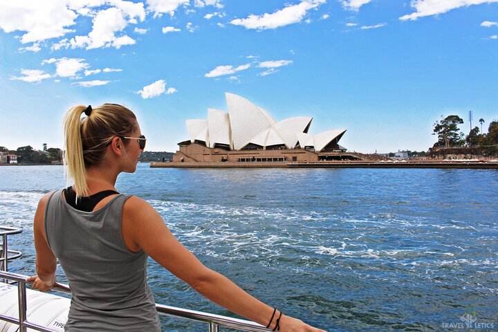 Sydney Harbour Hop On Hop Off Cruise with Taronga Zoo entry - Accommodation Port Macquarie